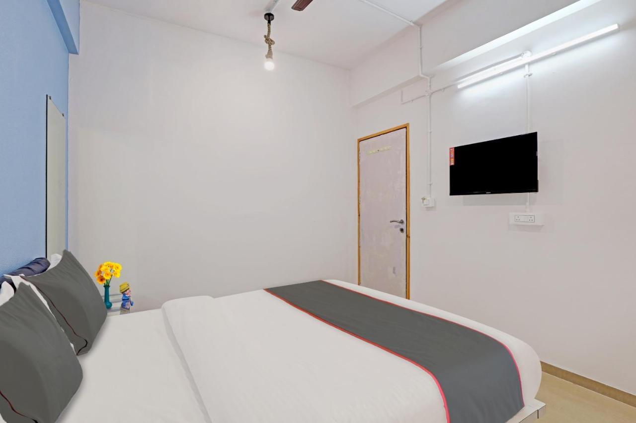 Hotel Solitaire, Best Luxurious Hotel Ac Rooms In Surat Dış mekan fotoğraf