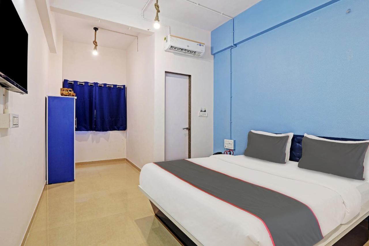 Hotel Solitaire, Best Luxurious Hotel Ac Rooms In Surat Dış mekan fotoğraf