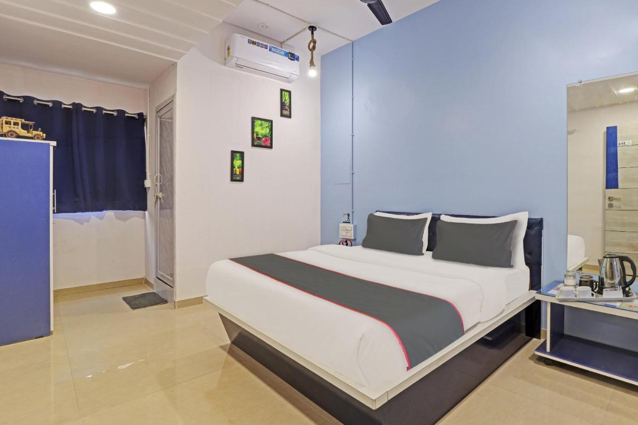 Hotel Solitaire, Best Luxurious Hotel Ac Rooms In Surat Dış mekan fotoğraf