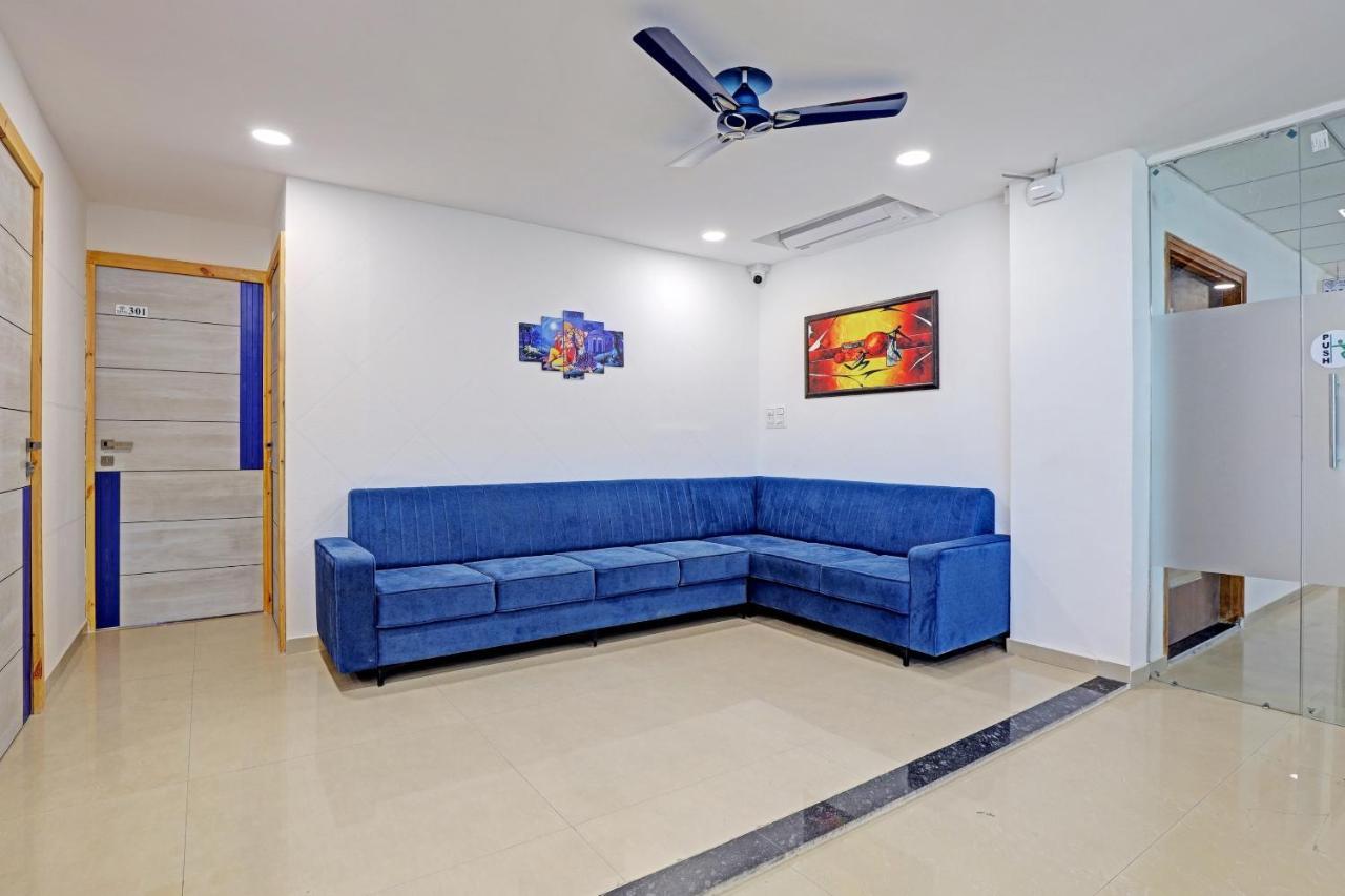 Hotel Solitaire, Best Luxurious Hotel Ac Rooms In Surat Dış mekan fotoğraf